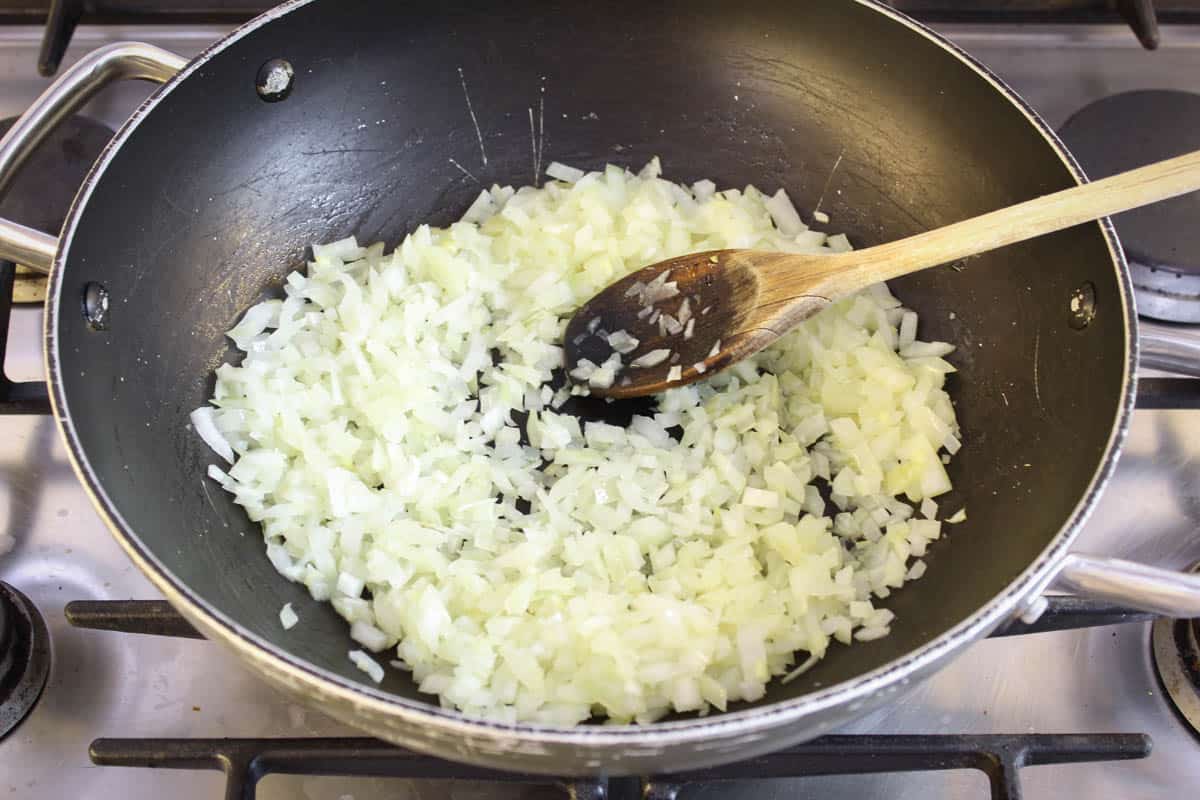Recipe Process Shot – Onion Frying in Oil