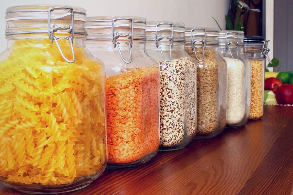 Pasta and Dried Pulses in Jars