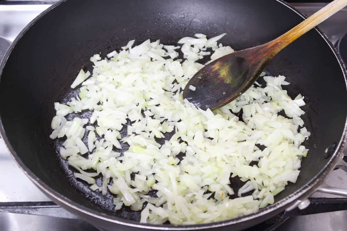 Recipe Process Shot – Onions Frying