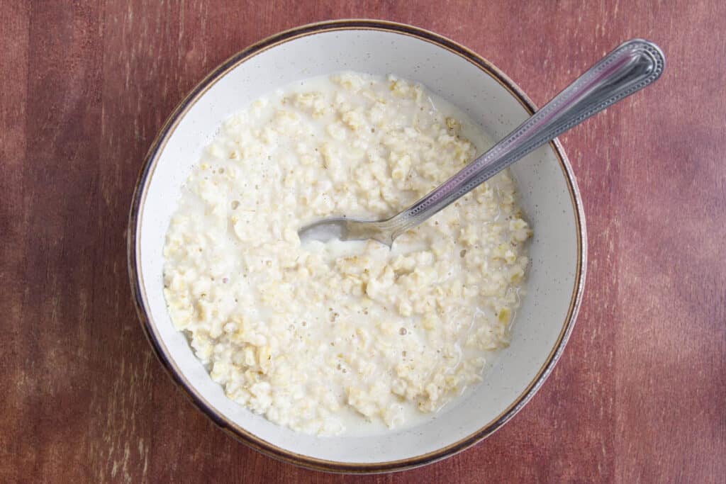 4Minute Microwave Porridge (+ Topping Ideas) The Pesky Vegan
