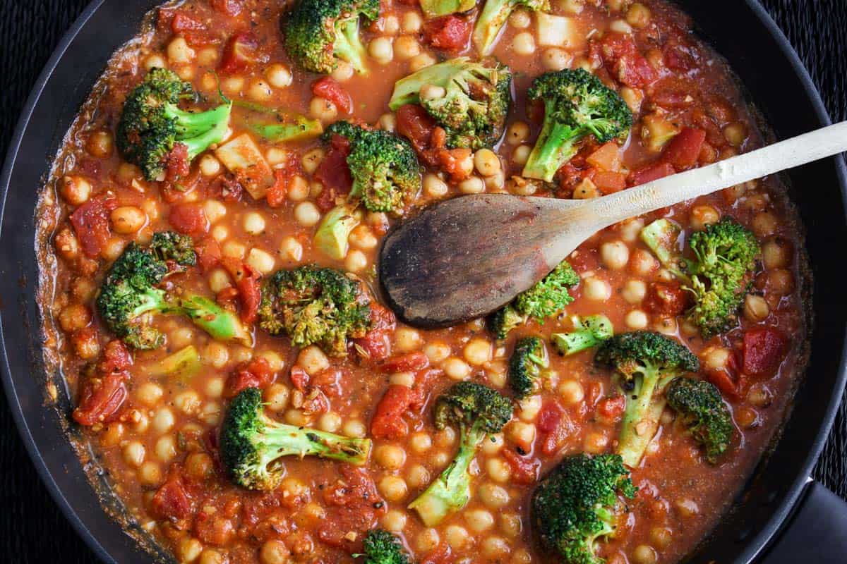 15-Minute Tomato Chickpea Stew Vegan Recipe