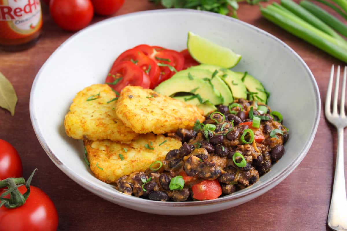 Mexican-Spiced Mashed Black Bean Breakfast