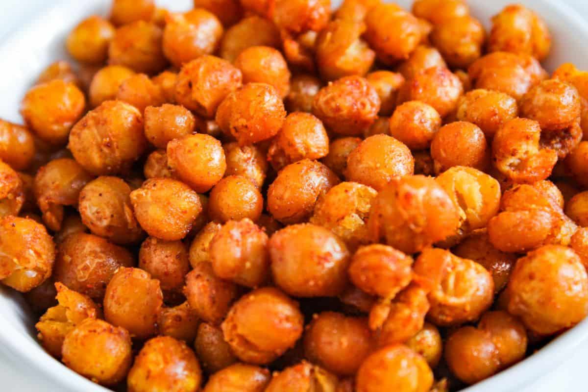 Smoky crispy roasted chickpeas in bowl