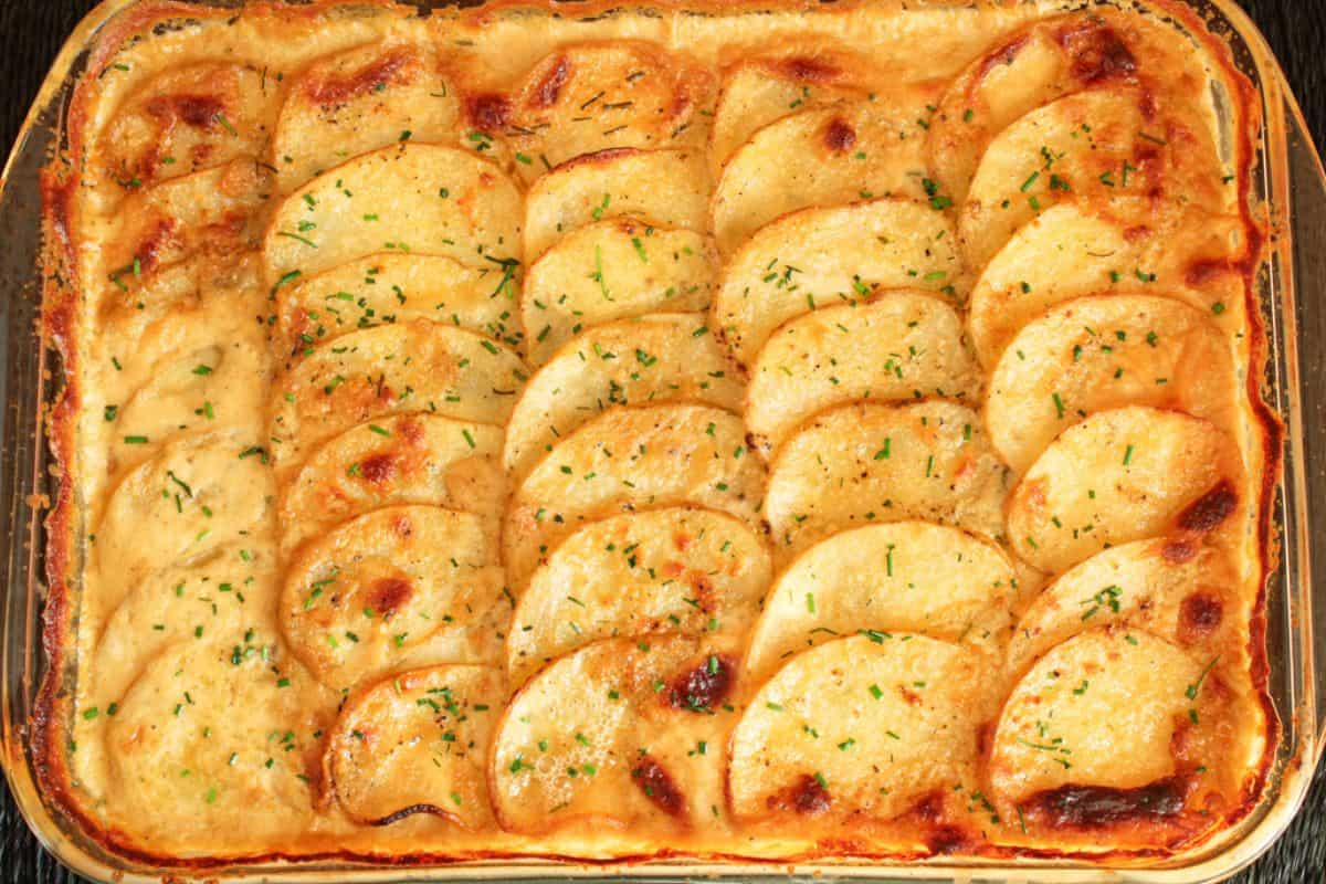 Baked vegan dauphinoise potatoes